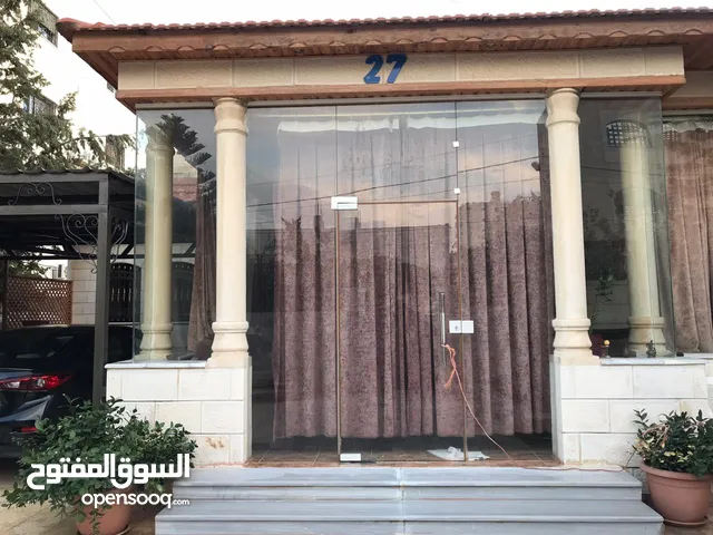 260 m2 3 Bedrooms Villa for Sale in Zarqa Al Zarqa Al Jadeedeh