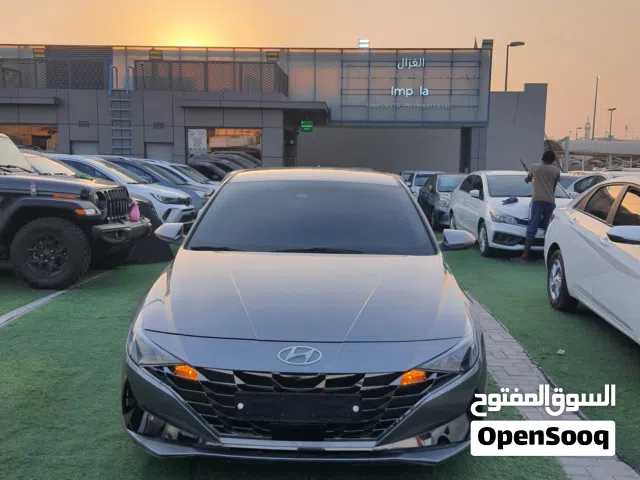 2021 هيونداي افانتي SE