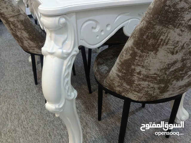 طاولة طعام للبيع