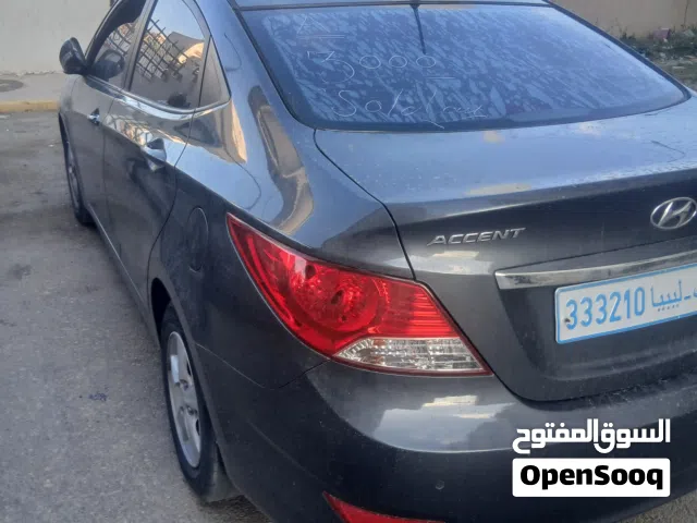 2012 هيونداي اكسنت GL
