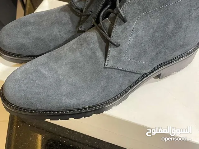 45 Sport Shoes in Amman