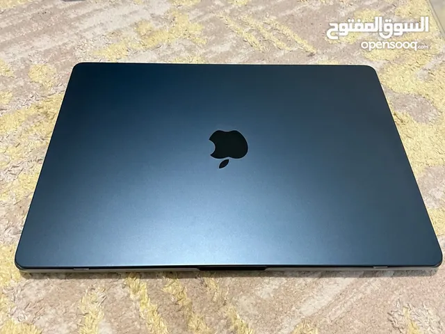 Macbook air 15 inch 2023 M2 256 gb 8 ram شبه جديد بطارية 100٪