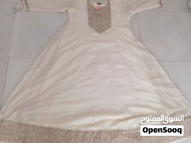 Dress type (maxi, party dress, casual)