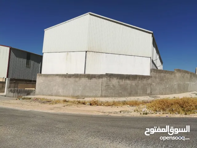 تسوية وهي طابق أرضي على الشارع الجانبي مساحة 600 م2