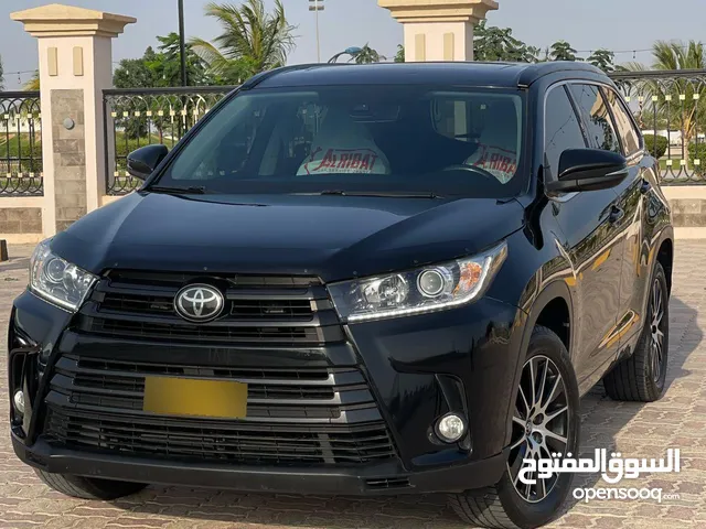 Used Toyota Highlander in Dhofar