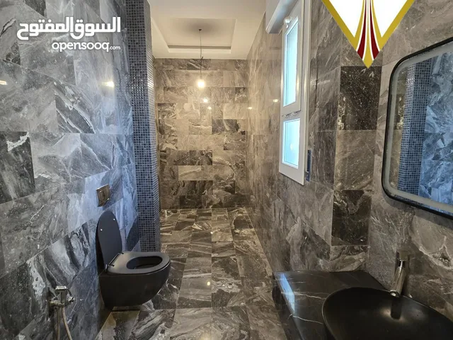 شقة تشطيب حديث في شارع جرابة للإيجار