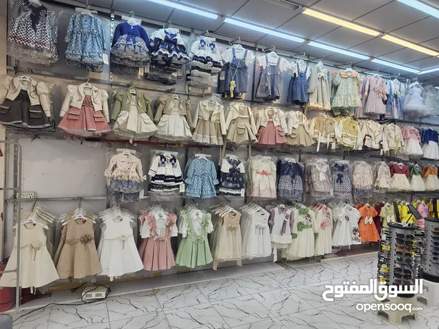 معرض البسة اطفال للبيع