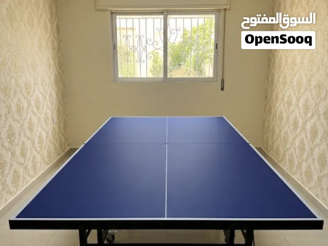طاوله تنس مع جميع اغراضها مستعمله شبه جديده  بحاله الوكاله 4 مضارب وكامل الملحقات وعملي جدا جاهزه لل