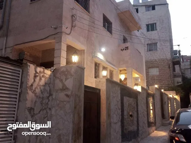 180m2 More than 6 bedrooms Townhouse for Sale in Amman Jabal Al Hussain