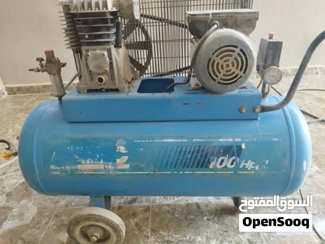 للبيع كمبرسوري 100 لتر ايطالي