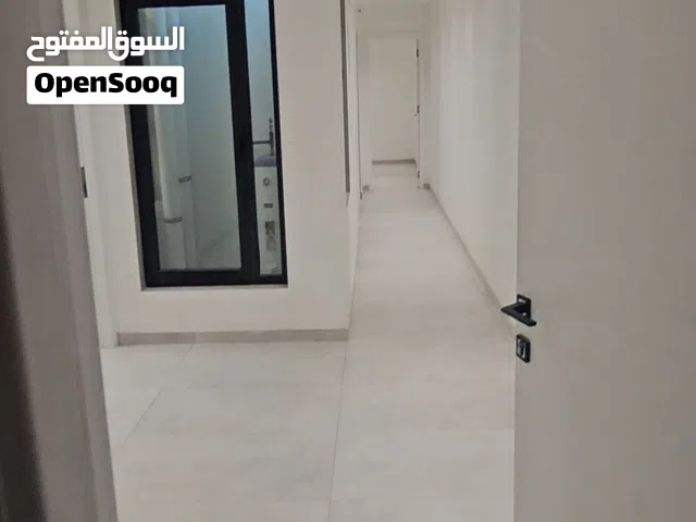 شقة سكنية للعوائل للبيع مساحة 105 كرادة داخل اقرب نقطة دالة افران الزيتون و مستشفى الراهبات