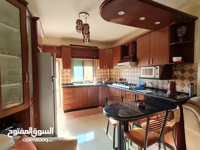 150 m2 3 Bedrooms Apartments for Rent in Ramallah and Al-Bireh Ein Munjid