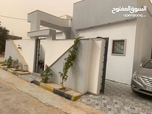 175 m2 2 Bedrooms Townhouse for Sale in Tripoli Al-Serraj