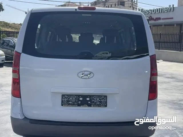 باص هونداي H1