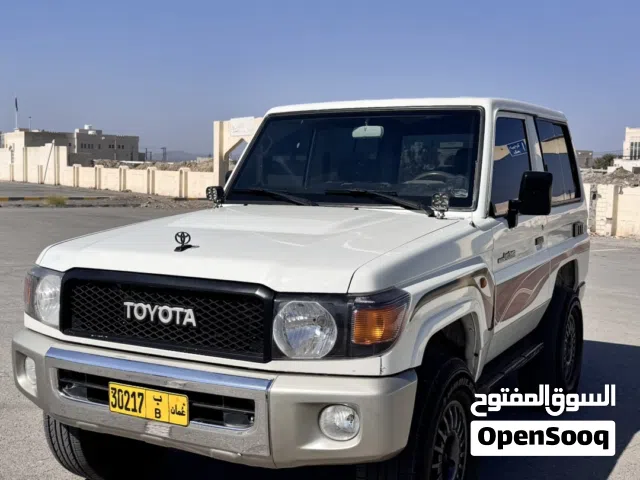 للبيع لاندكروزر ربع سلق نظيف جداً