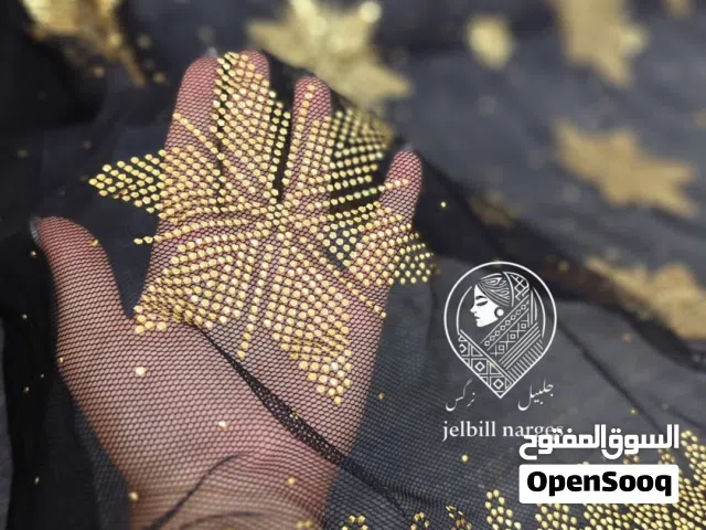 شيلة تراثية فاخرة مطرزة بالخوص الذهبي اليدوي