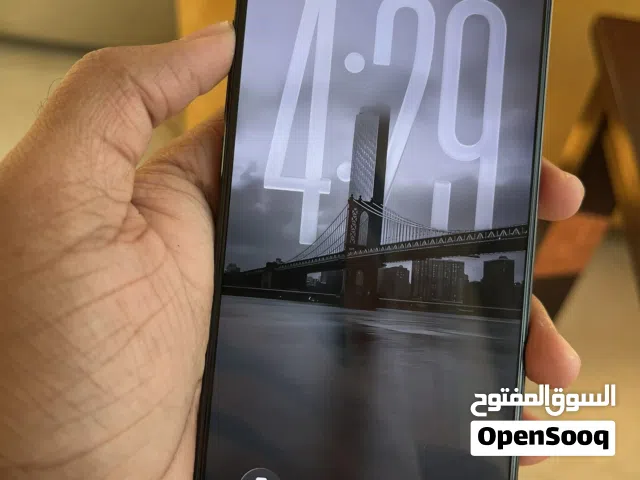 iPhone 16 pro 128 gb