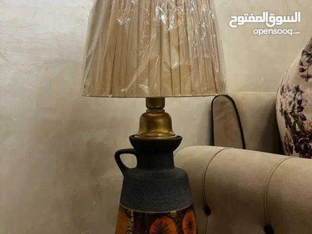 تيبل لامب مميز من السبعينيات على شكل جرة رسم يدوي..شيد جديد  صناعة المانية وارد امريكي