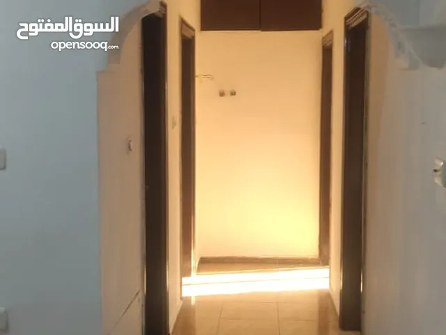 شقه طابق ثاني للاجار في جبل طارق قرب المركز الصحي