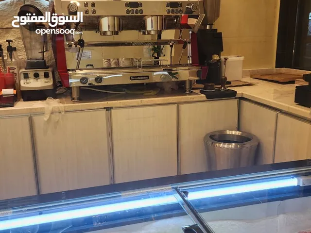 السلا عليكم مكاين قهوه معى كامل العده