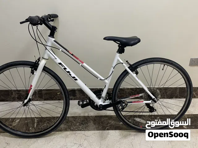دراجة هوائية Fuji Absolute 2.1 - حالة ممتازة - مقاس 19 (L). السعر قابل للمفاوضة