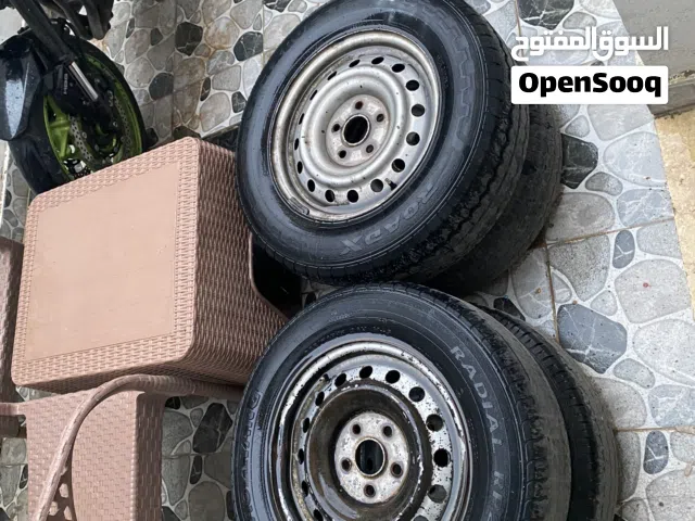 سيرية قومة بالديسكو كانت راكبة في تيوتا هايلوكس