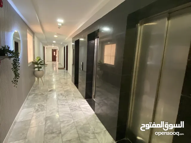 Qurum apartment 2 rooms and living room بغرفتين وصالة مع مطبخ وغرفة عاملة القرم شارع سيح المالح