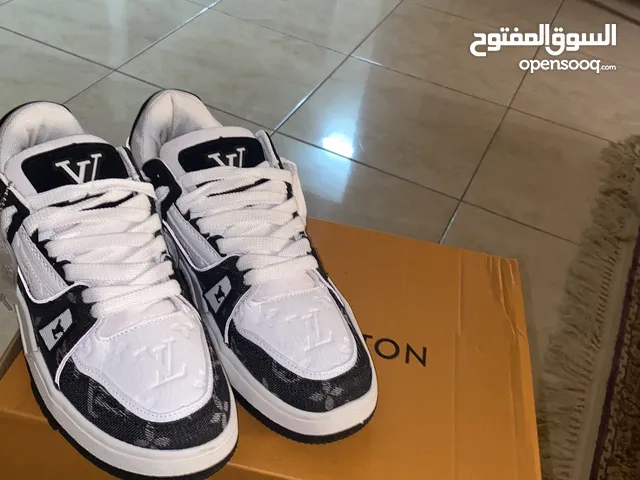 42 Casual Shoes in Mecca