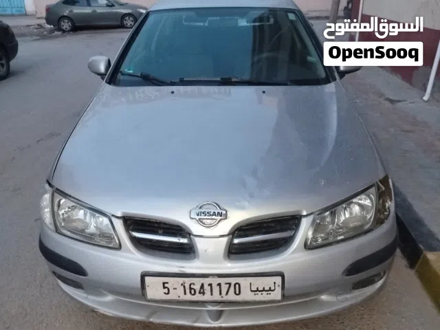 2002 نيسان الميرا