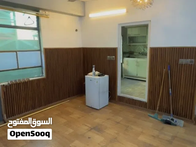 شقه للبيع كراده داخل