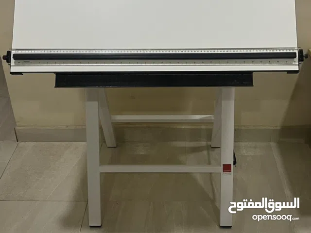 طاولة رسم او طاولة رسم للهندسه / drawing table or engineering drawing table