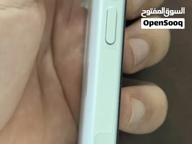 ايفون 17 استعمال خفيف جدا  السعر 2800 بدون نقاش ف السعر نهائيا  البيع لحاجه المال فقط   استعمل شهرين