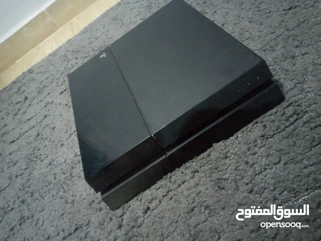 بلاي ستيشن 4 مستعمل +يد اصليه +اسلاك الكهرباء زائد سلك hd