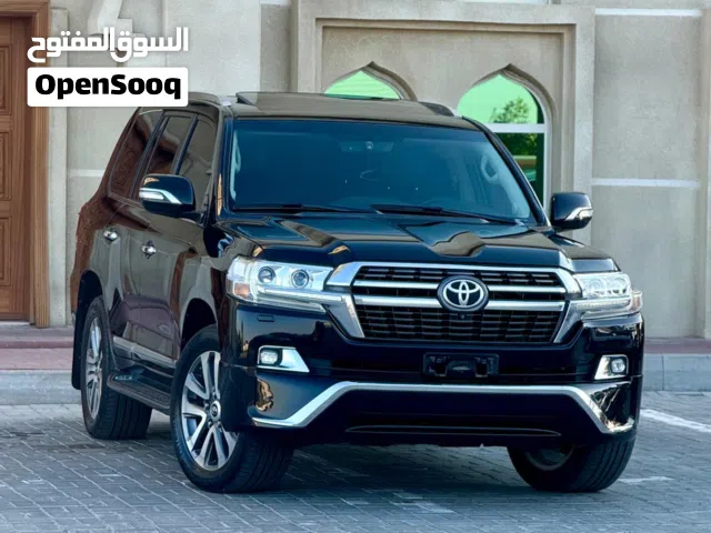 2017 تويوتا لاند كروزر VXR