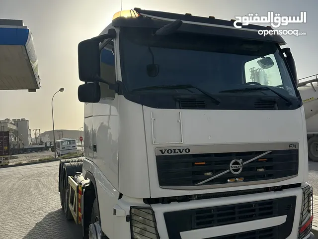Tractor Unit Volvo 2012 in Muscat