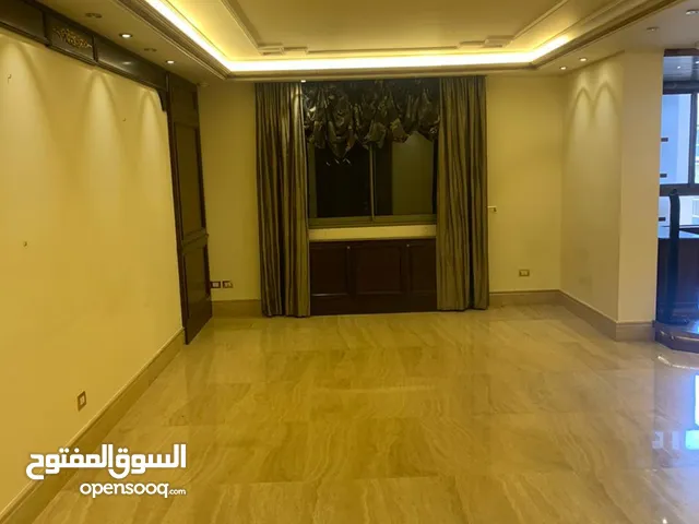 300 m2 5 Bedrooms Apartments for Rent in Beirut Hamra