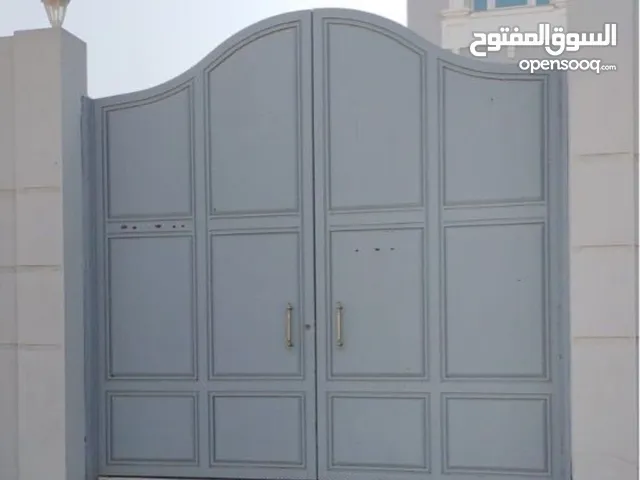 باب خارجي حديدي