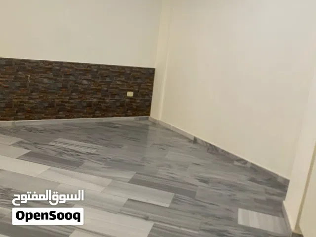 ضاحيه الرشيد - شقه فارغه للايجار - مساحه واسعه مدخل خاص دفعات سهله