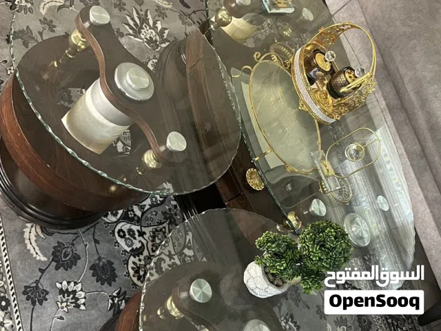 طاولة ثلاث قطع (اقرأ الوصف)