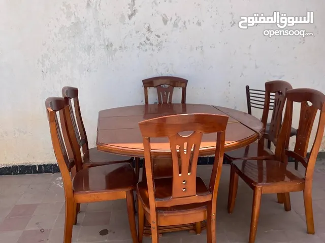 طاولة الطعام