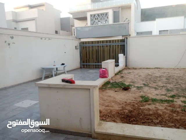 100 m2 2 Bedrooms Townhouse for Rent in Tripoli Ain Zara