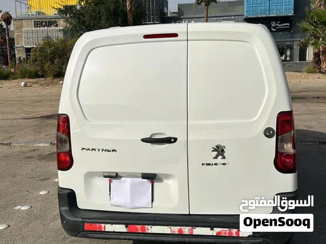 2020 بيجو اخرى
