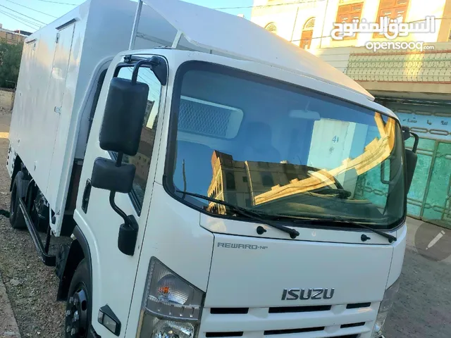 Box Isuzu 2016 in Sana'a