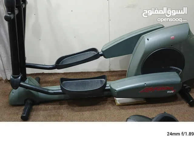 Cross-trainer جهاز رياضي