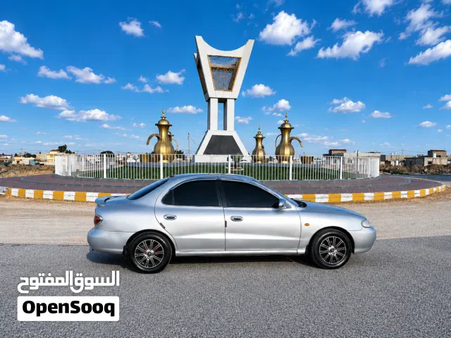 1997 هيونداي افانتي Standard
