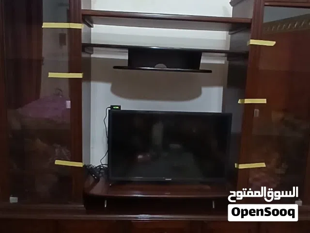 بوفيه خشب لون بني بحالة ممتازة جدا