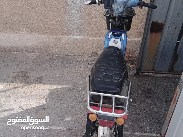دراجة كهربائية 200 دينار موجود بطاريتين بالكرتونة