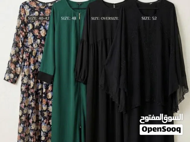 عبايات للبيع - مستعملين بحالة ممتازة - مورّد: 40-42، أخضر: 48، أسود سادة: أوفرسايز، أسود مع نقش: 52