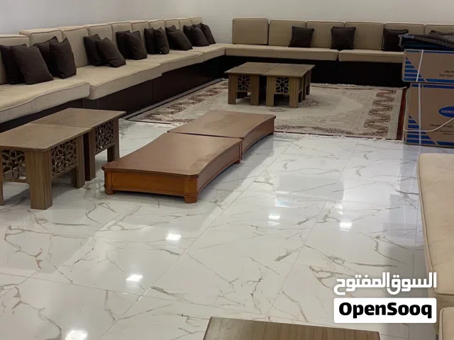 للبيع طقم كراسي 42 شخص