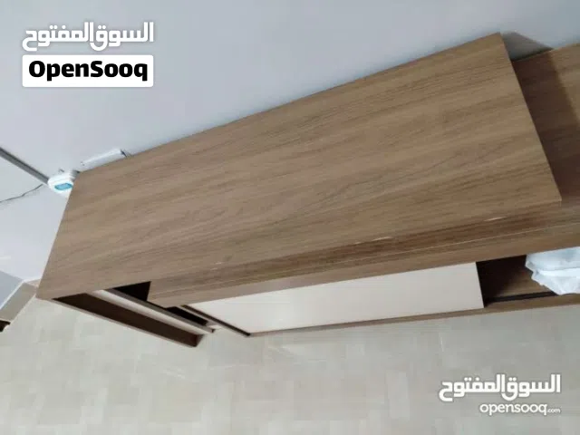 للبيع طاوله تلفزيون جديده وغير مستخدمه
